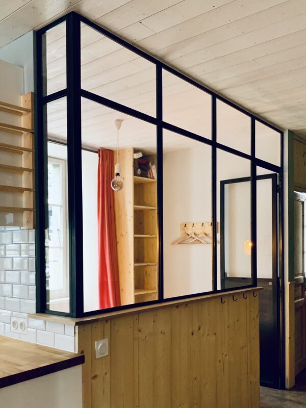 verriere en angle avec porte
