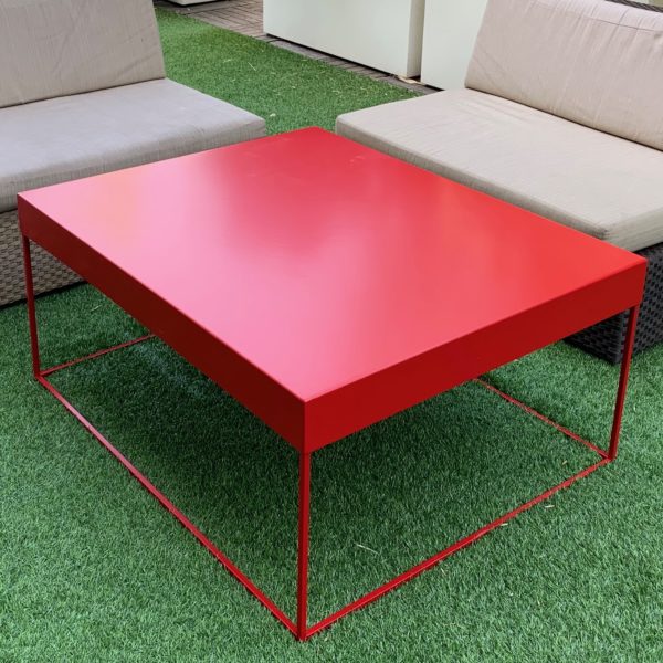 Table basse de jardin rouge piment