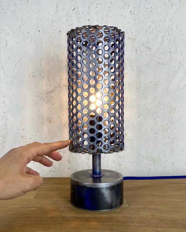 Gala N°5 lampe tactile La Metallerie Fine Acier patine bleu