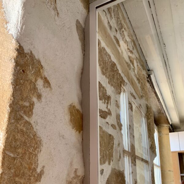 finition verriere sur pierres