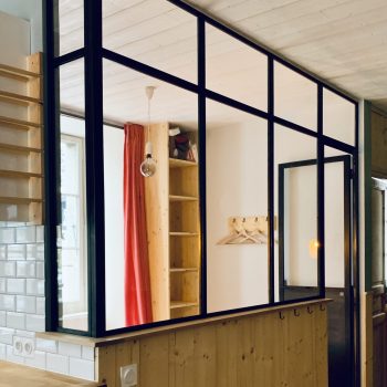 verriere en angle avec porte